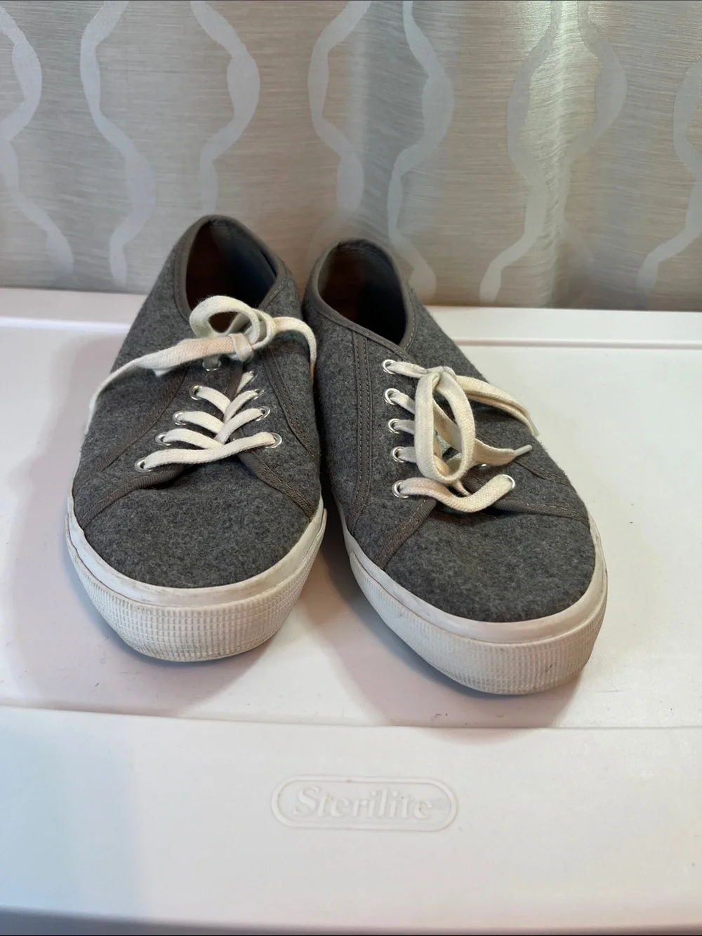 Old Navy Low Top Canvas Sneakers Gray Size 9